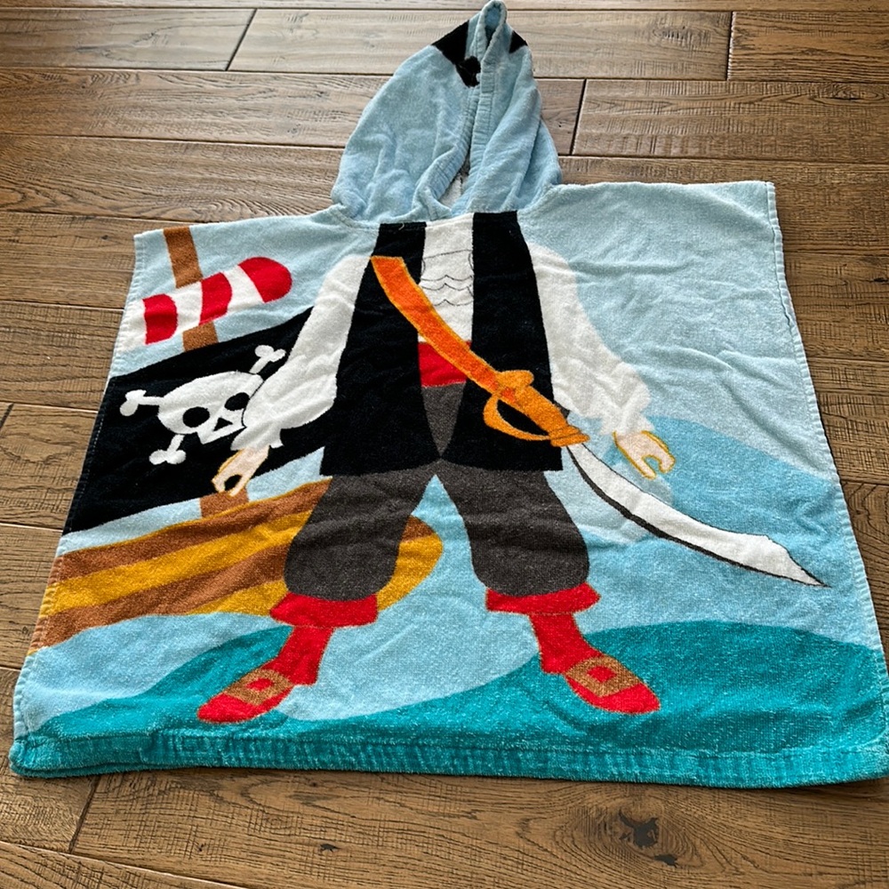 Pirate hooded bath swim towel